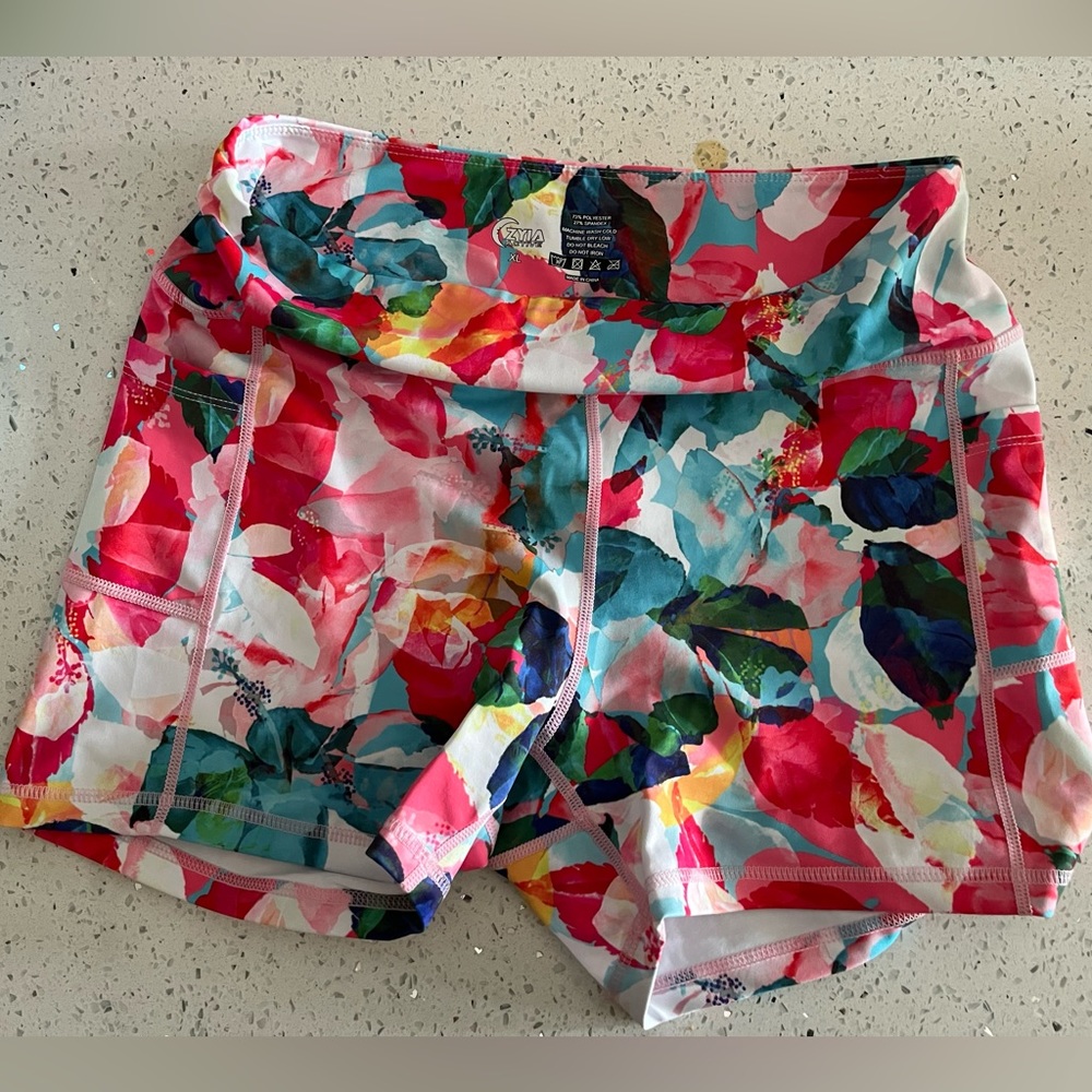 Zyia XL hustle shorts, floral